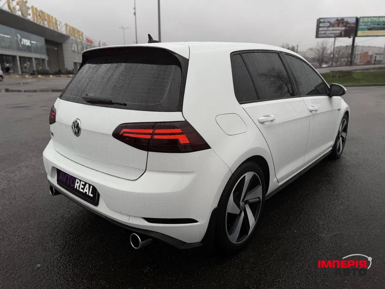 Volkswagen Golf GTI - фото 24