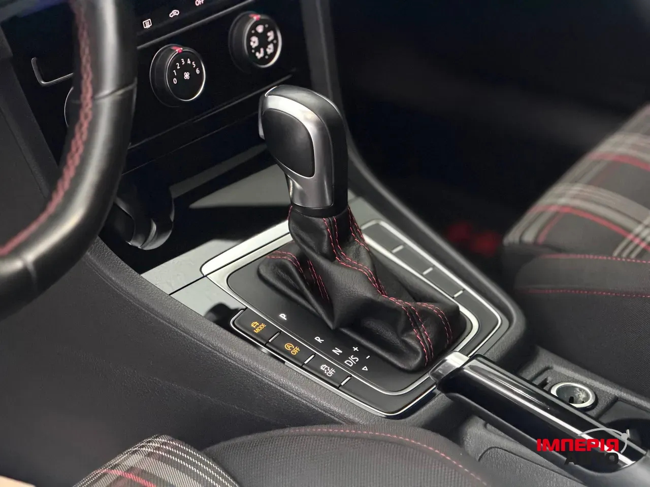 Volkswagen Golf GTI - фото 40