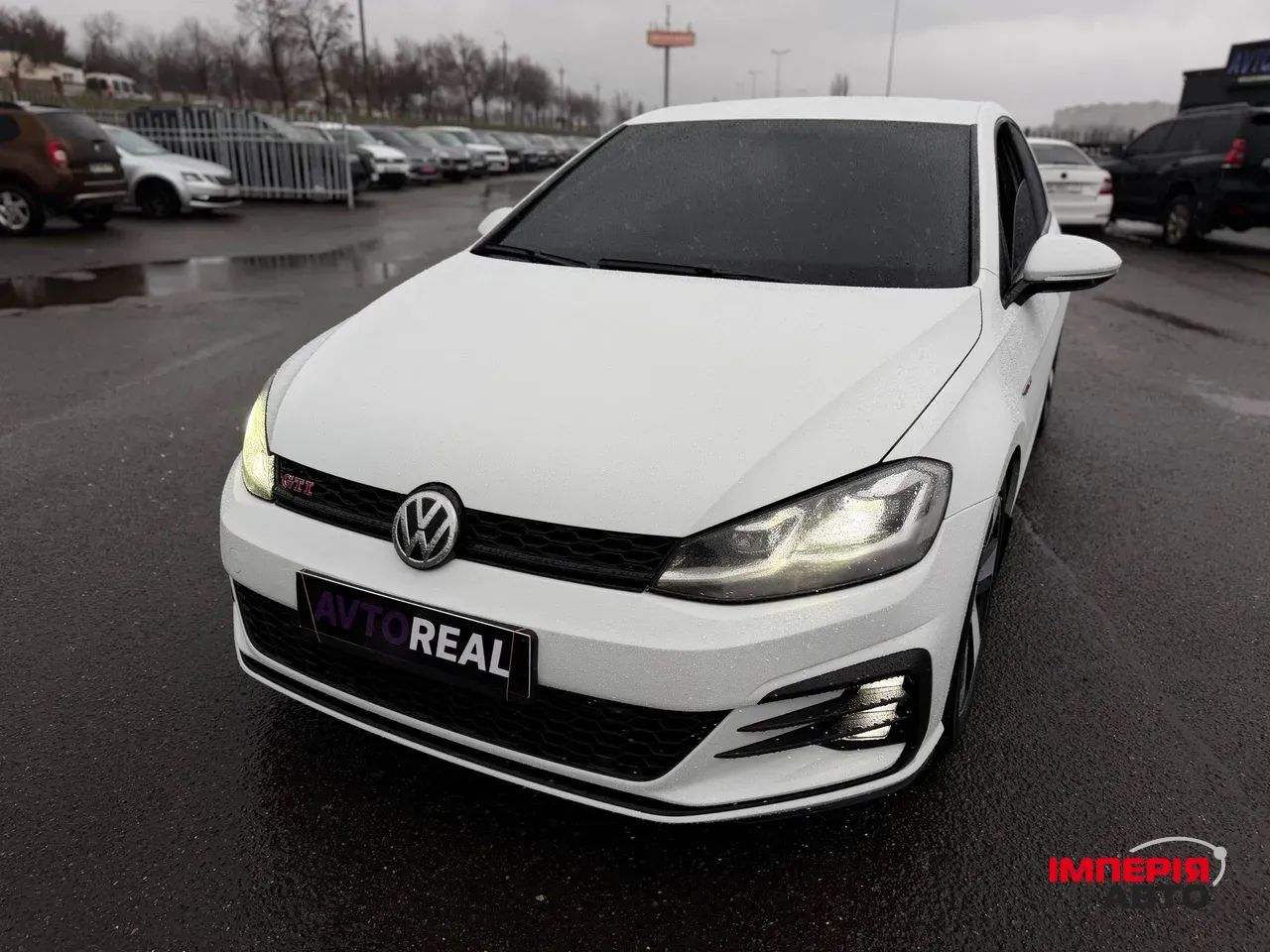 Volkswagen Golf GTI - фото 16