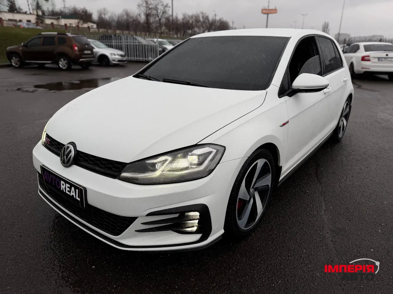 Volkswagen Golf GTI - фото 11