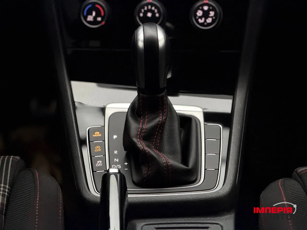 Volkswagen Golf GTI - фото 45