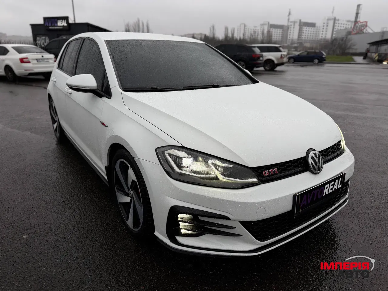 Volkswagen Golf GTI - фото 14