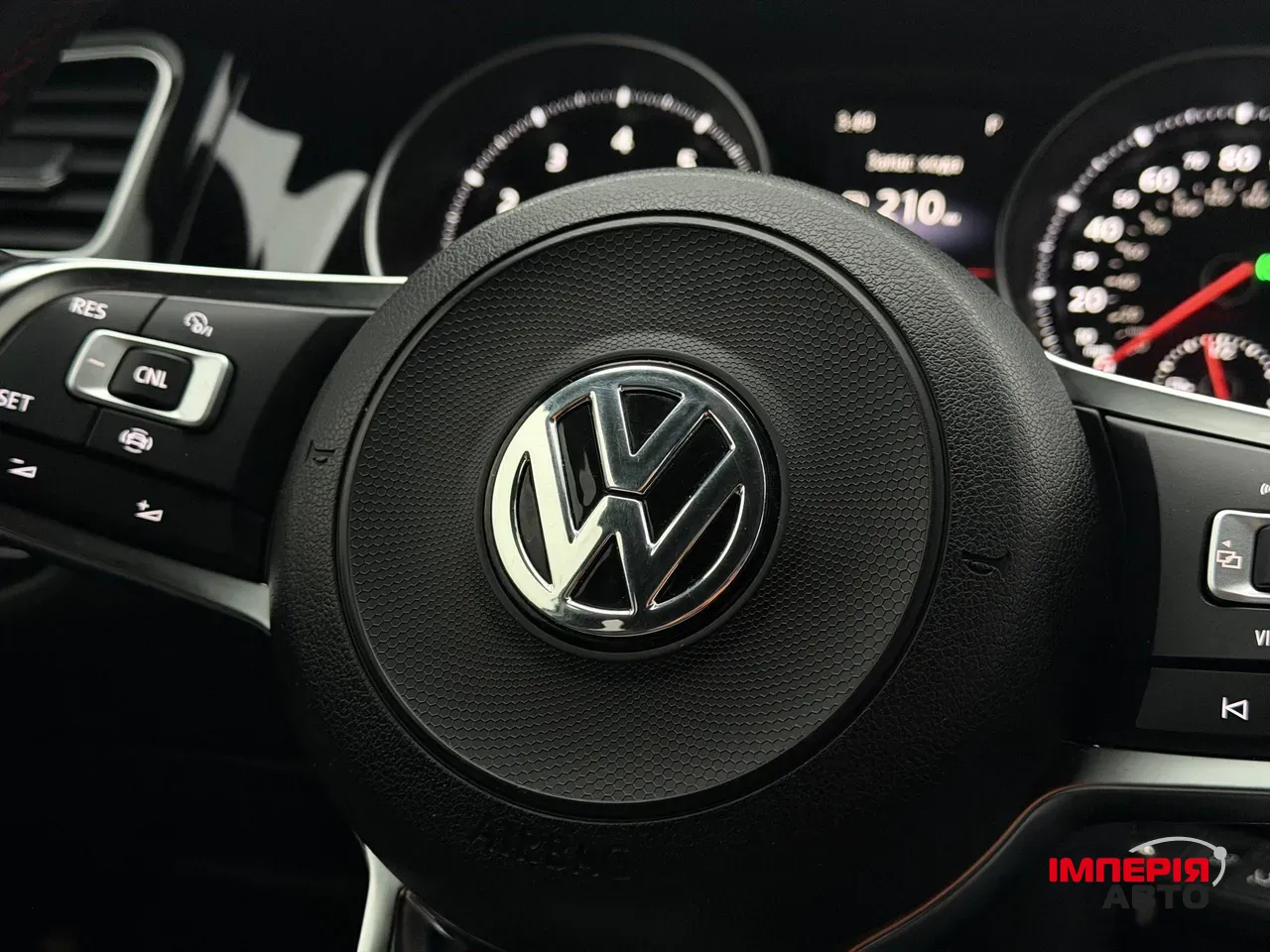 Volkswagen Golf GTI - фото 47