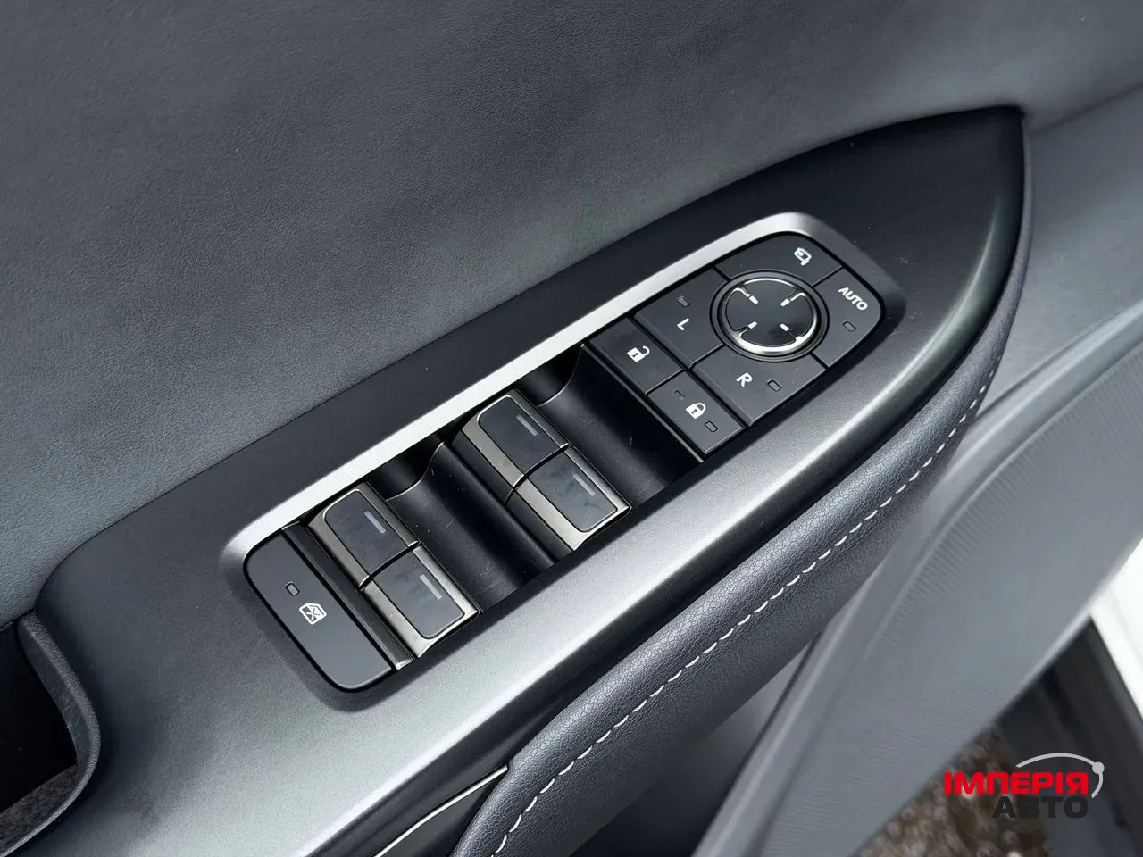 Lexus RZ - фото 41