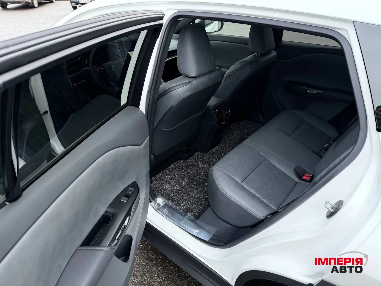 Lexus RZ - фото 44