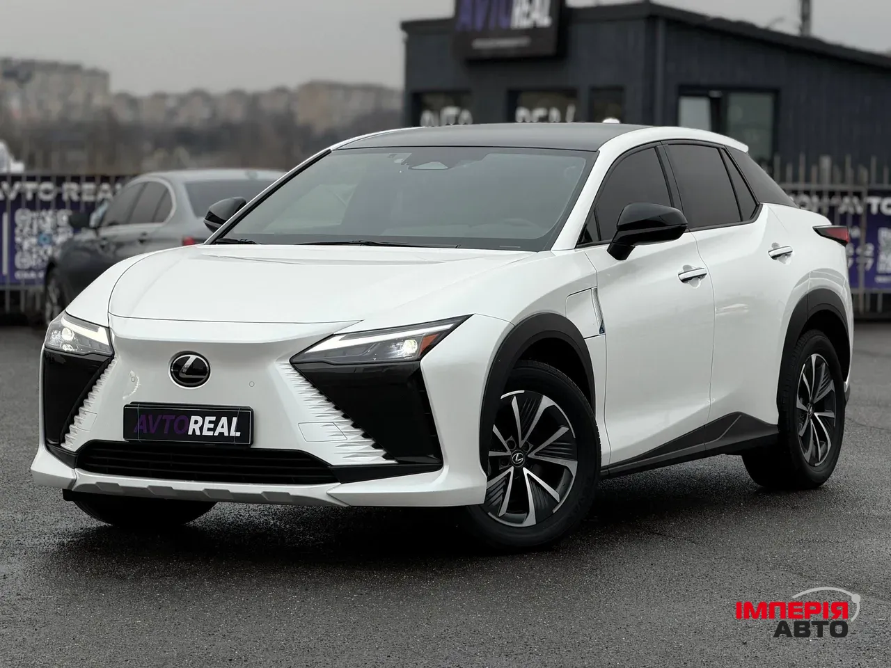 Lexus RZ - фото 2