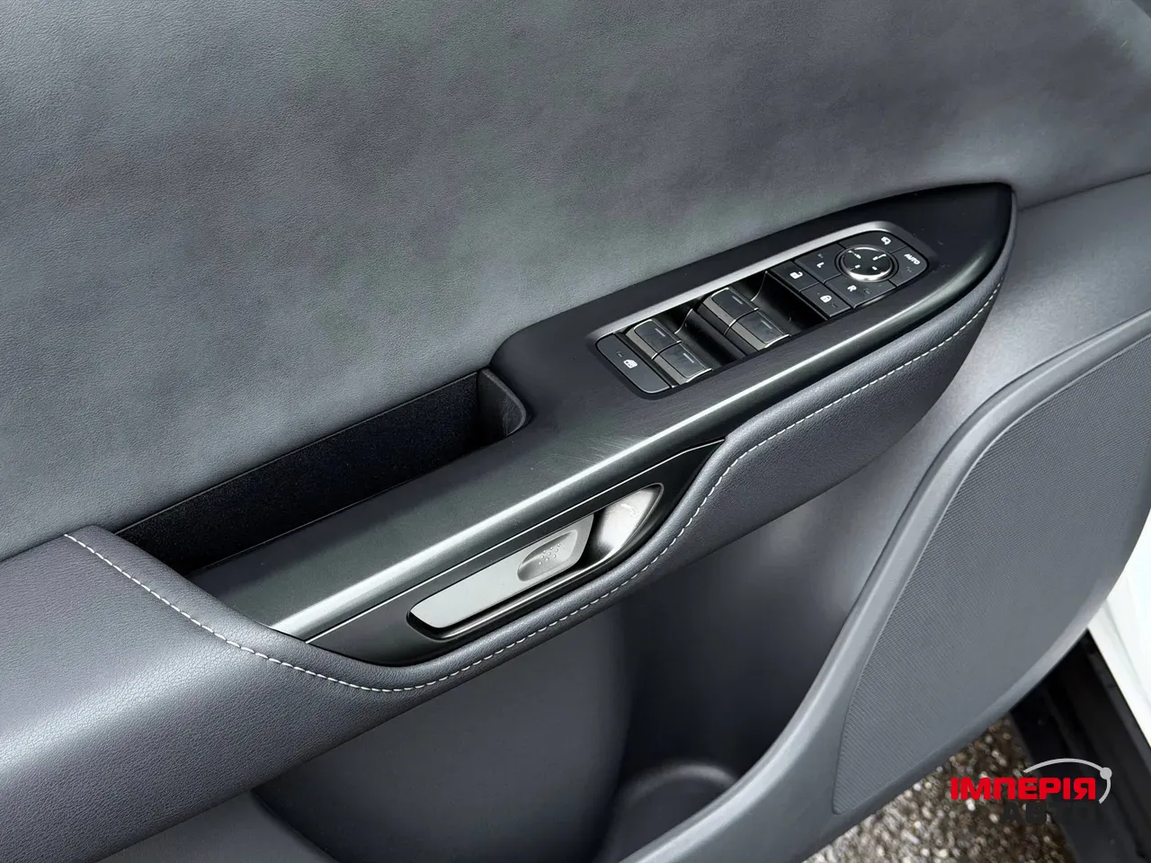 Lexus RZ - фото 42