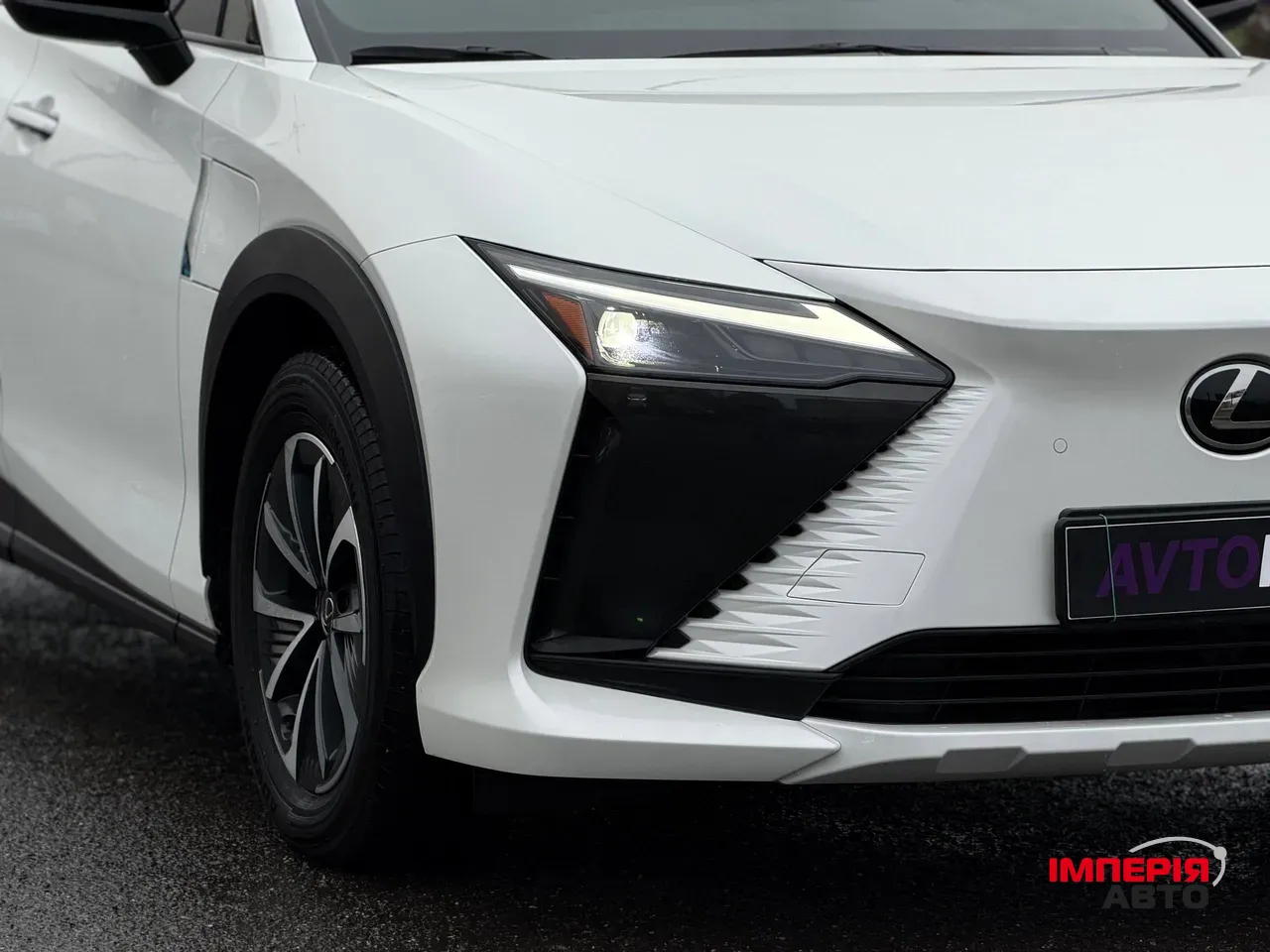 Lexus RZ - фото 11