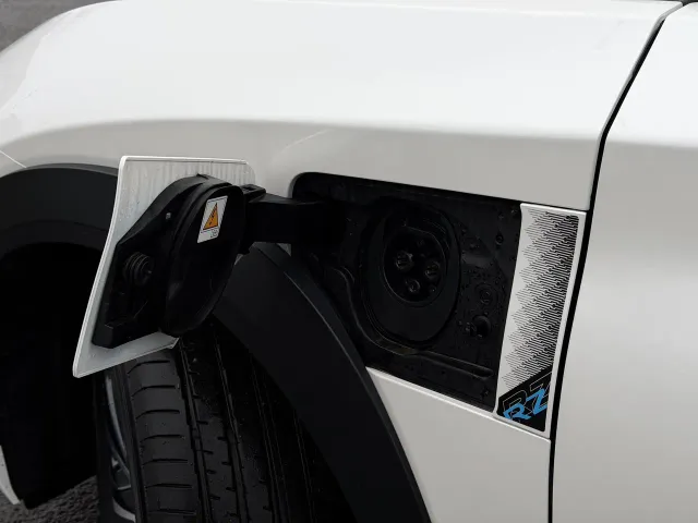 Lexus RZ - фото 5