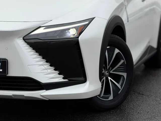 Lexus RZ - фото 3