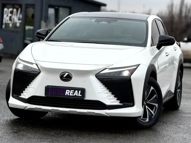 Lexus RZ - фото 1