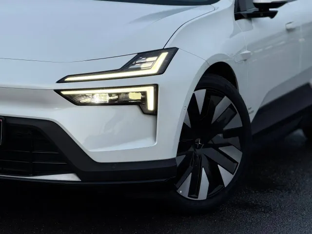 Polestar 4 - фото 3