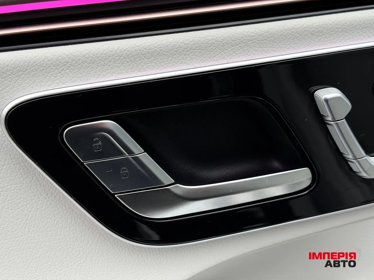 Mercedes-Benz EQE SUV - фото 48