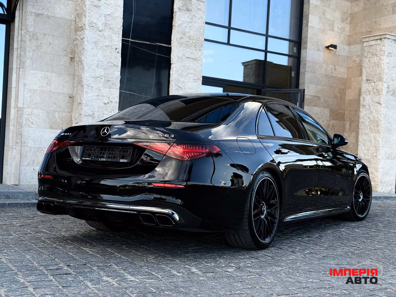 Mercedes Benz AMG S 63e - фото 3