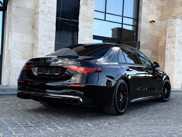 Mercedes Benz AMG S 63e - фото 3