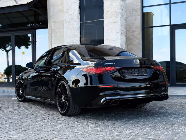 Mercedes Benz AMG S 63e - фото 2