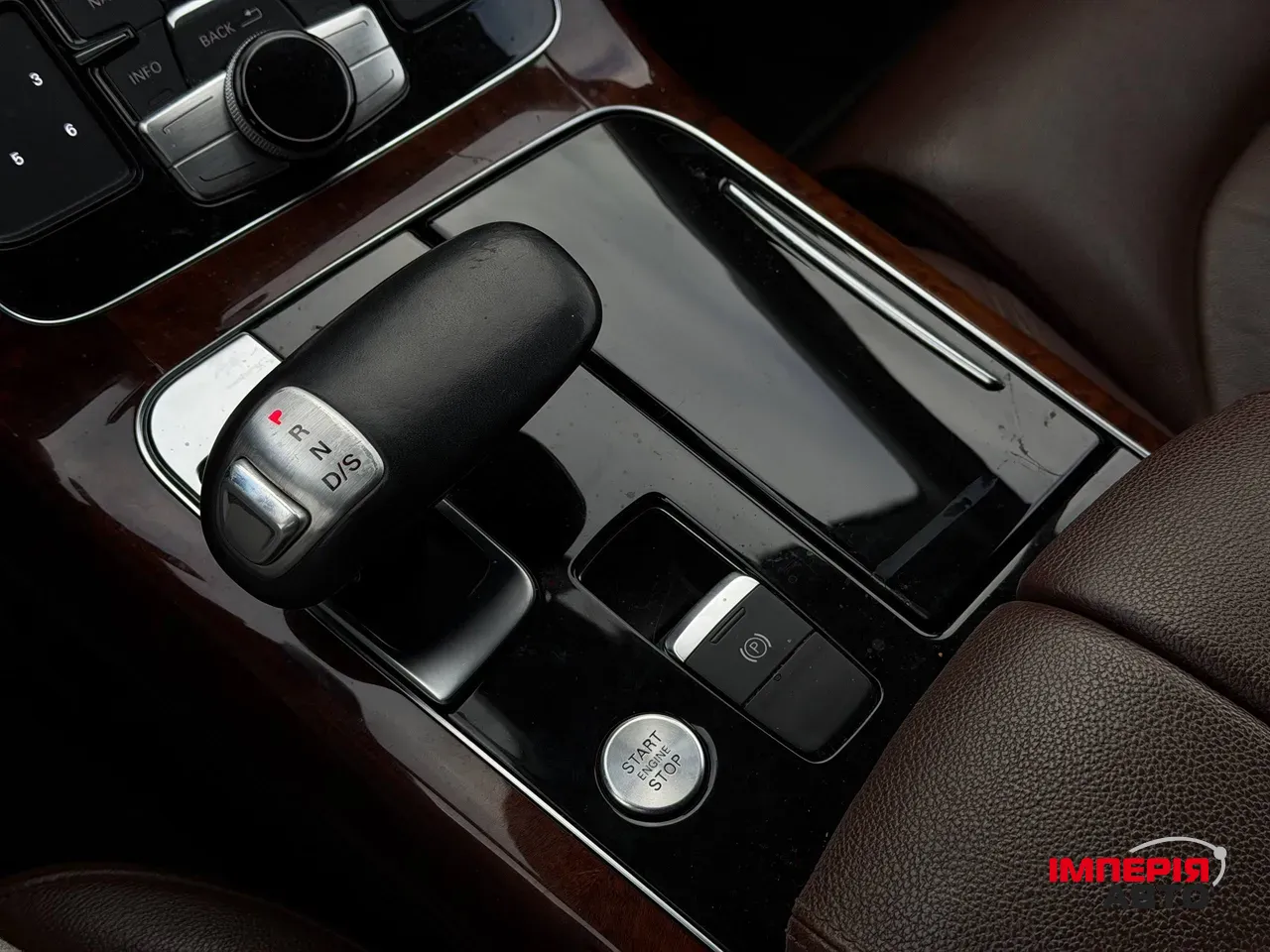 Audi A8 - фото 58