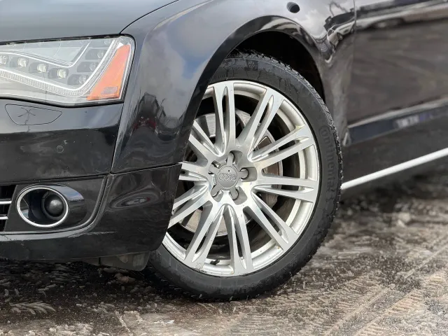 Audi A8 - фото 5