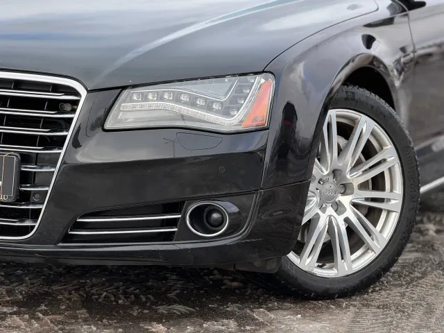 Audi A8 - фото 3