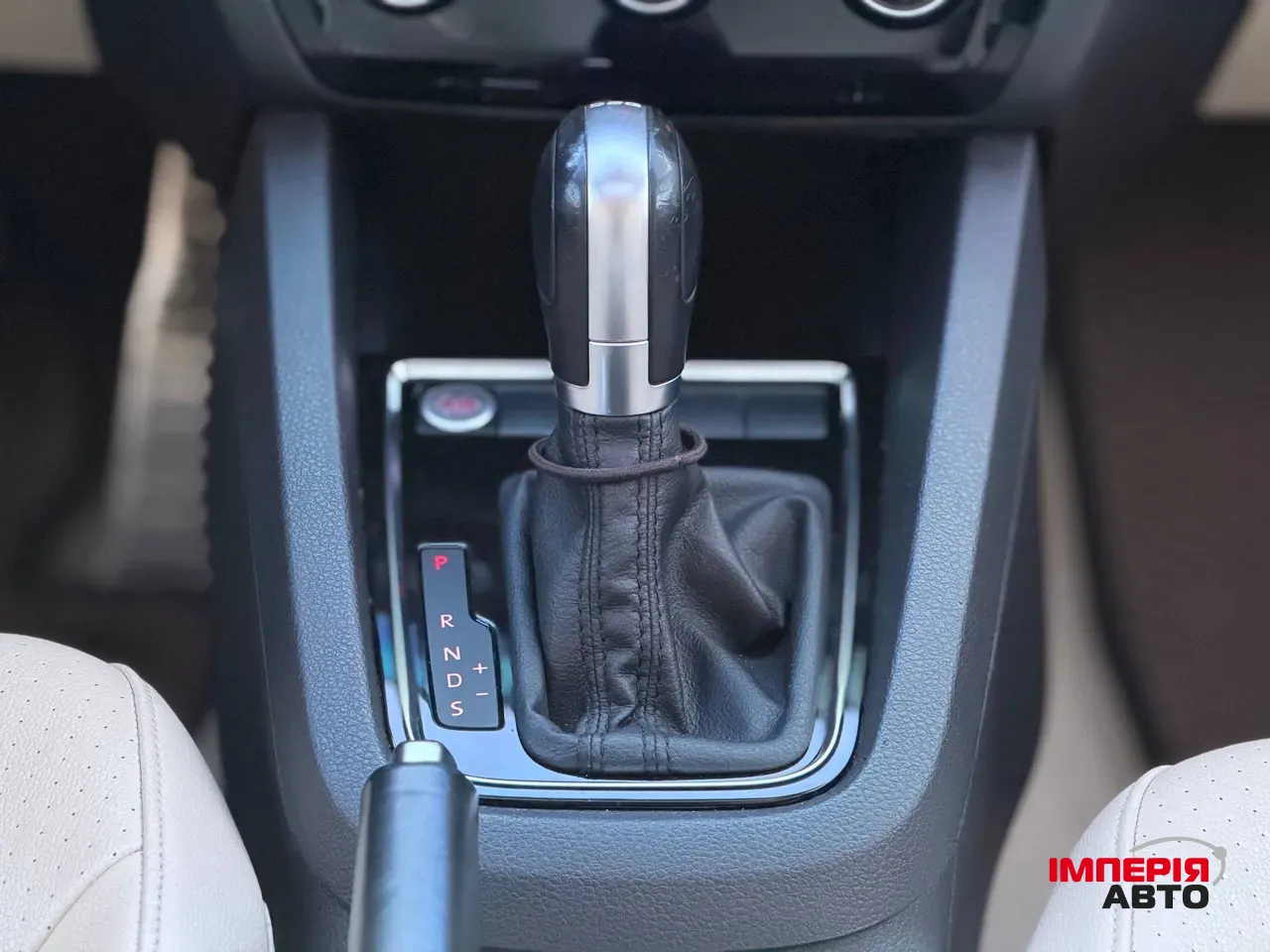 Volkswagen Jetta - фото 49