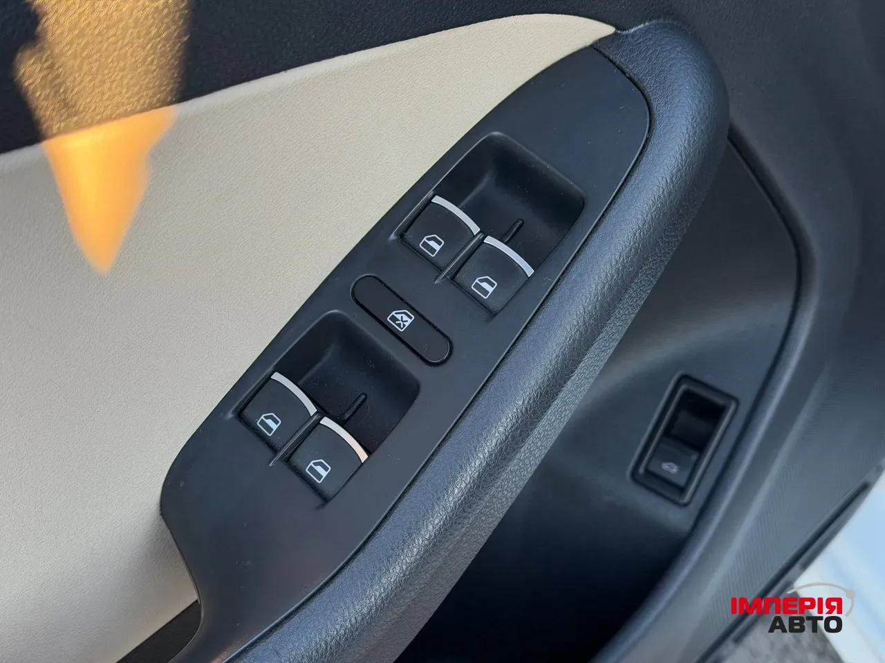 Volkswagen Jetta - фото 36