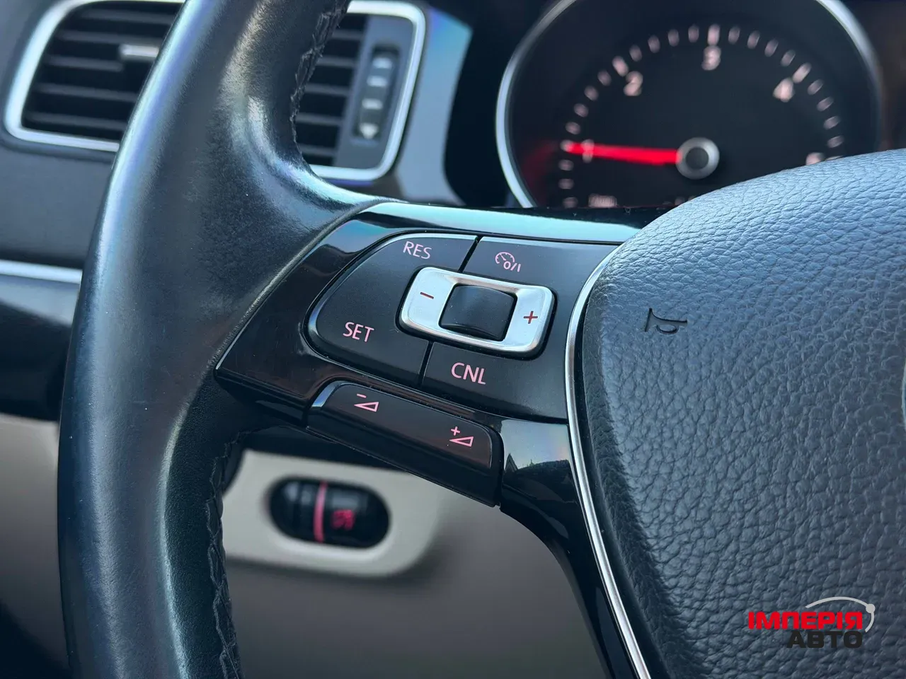 Volkswagen Jetta - фото 52