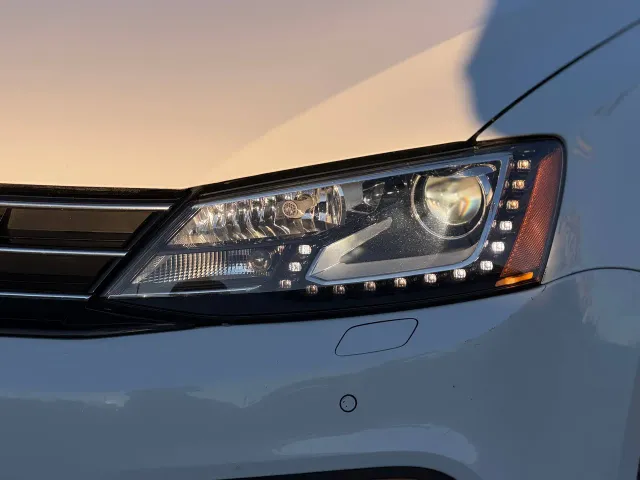 Volkswagen Jetta - фото 4