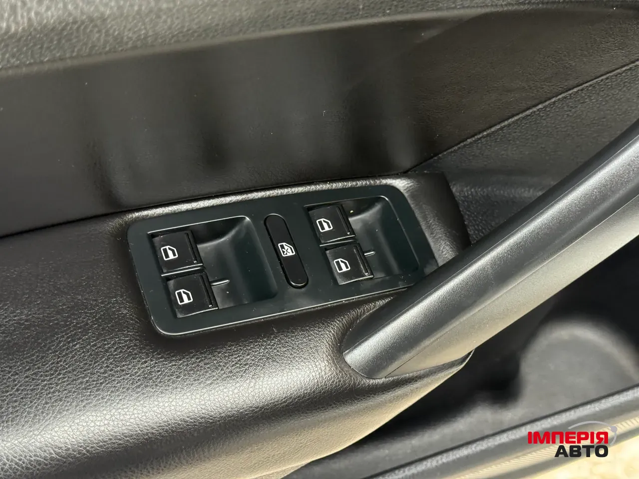 Volkswagen Passat (North America and China) - фото 35