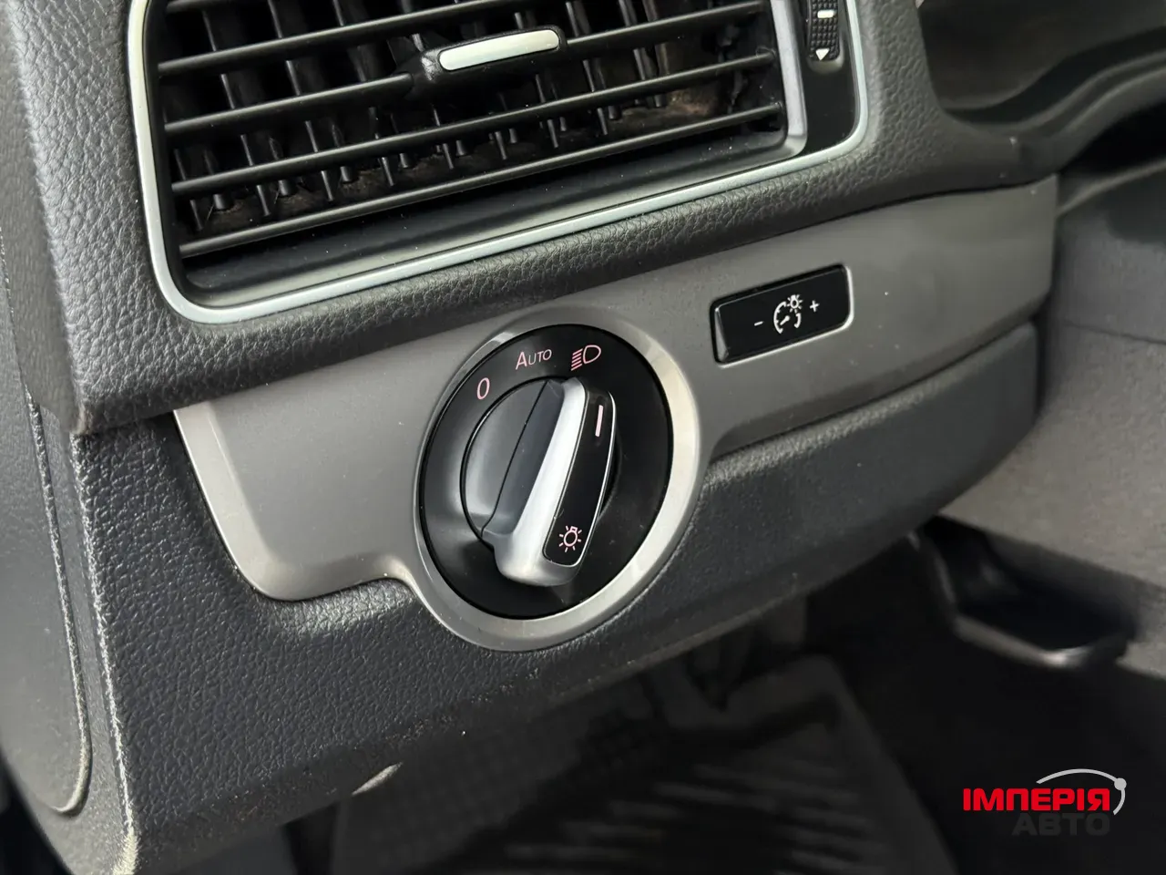 Volkswagen Passat (North America and China) - фото 42