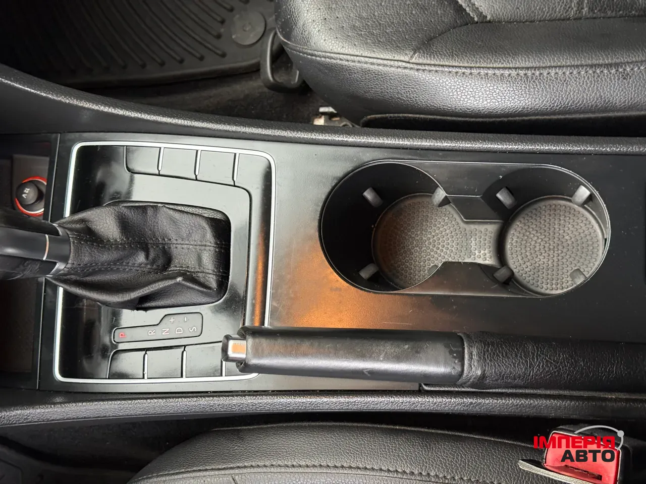 Volkswagen Passat (North America and China) - фото 52