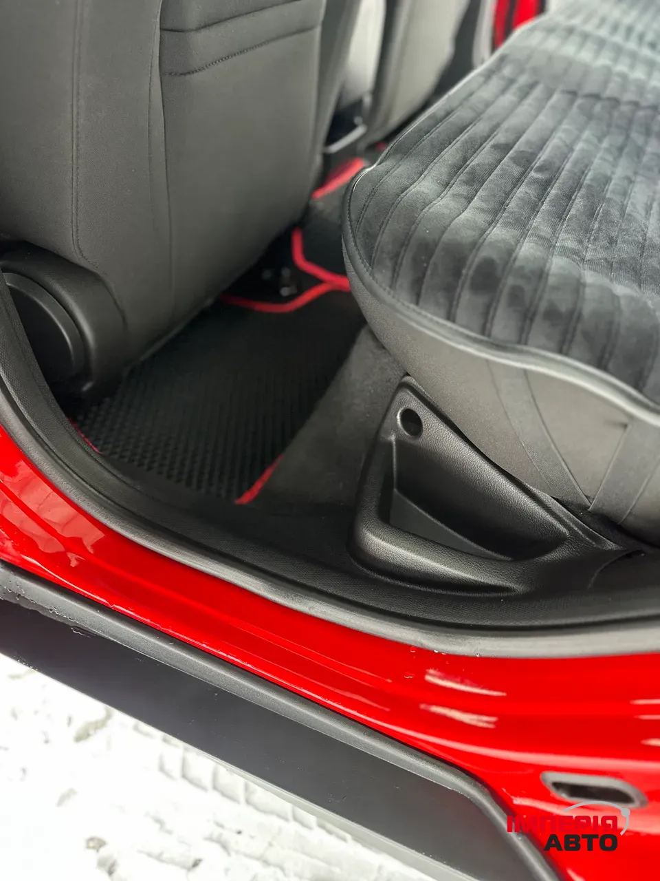 Ford Focus - фото 16