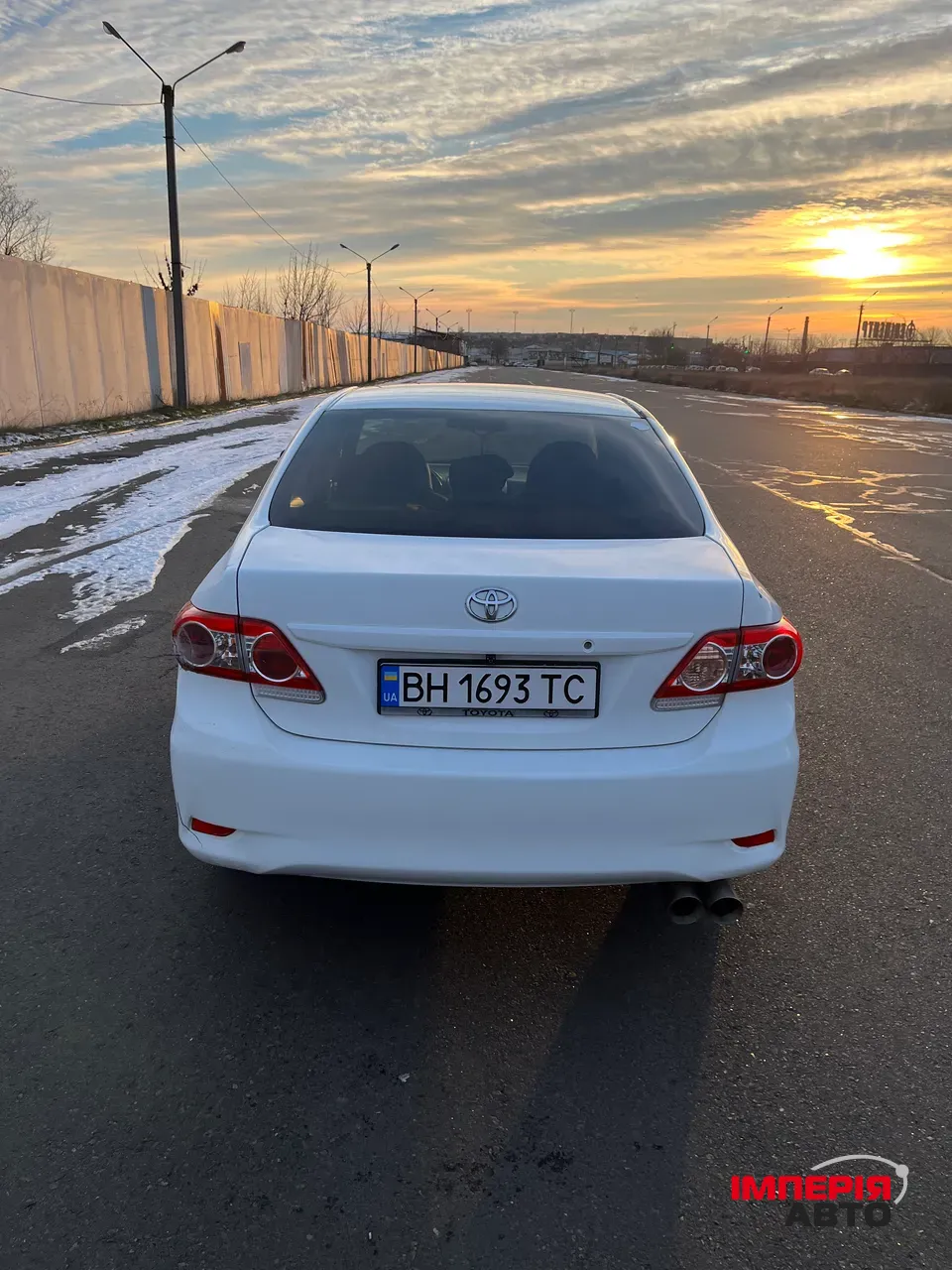 Toyota Corolla - фото 1