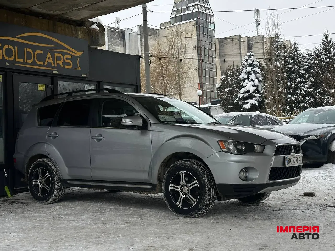 Mitsubishi Outlander - фото 2