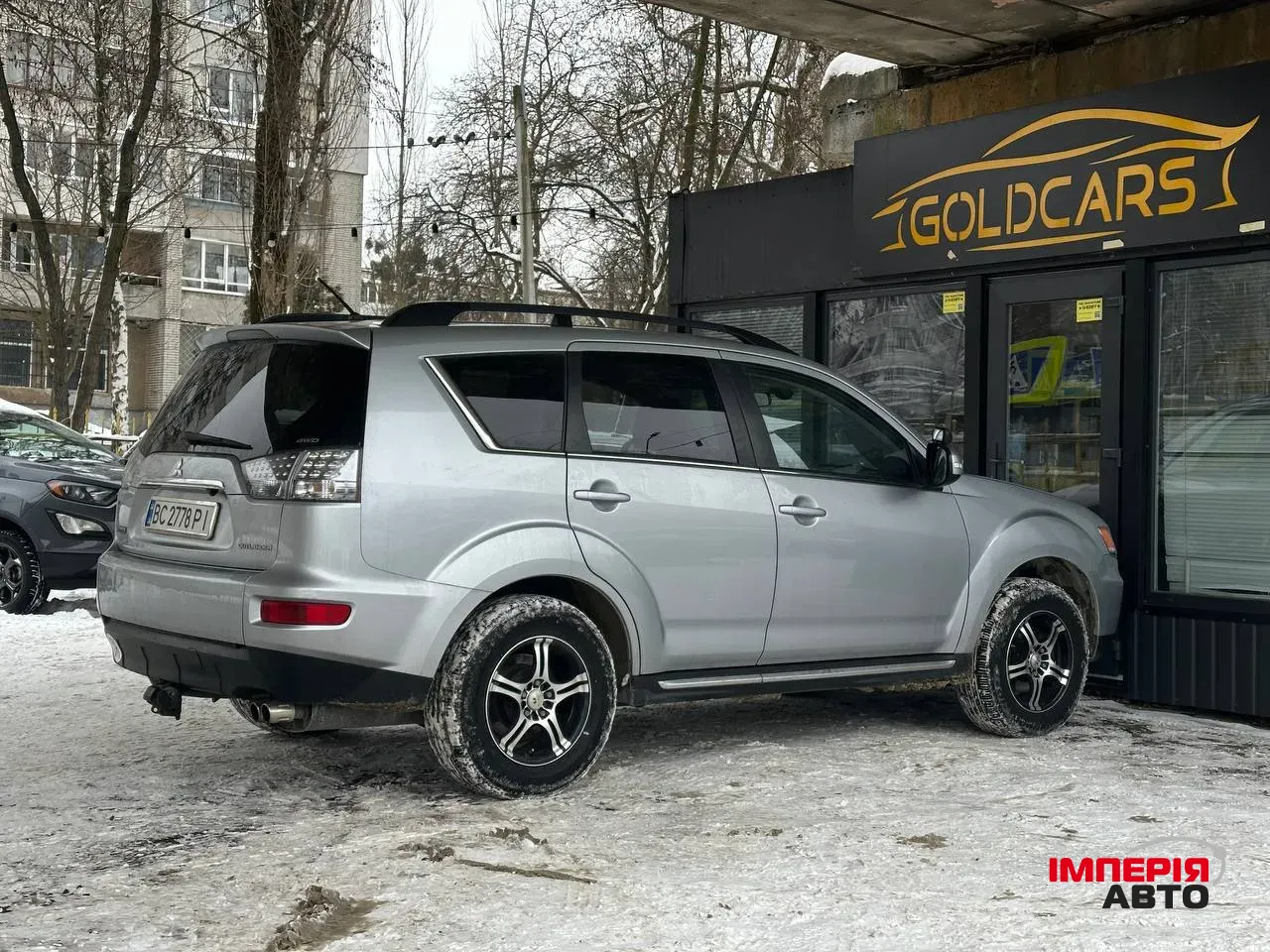 Mitsubishi Outlander - фото 10