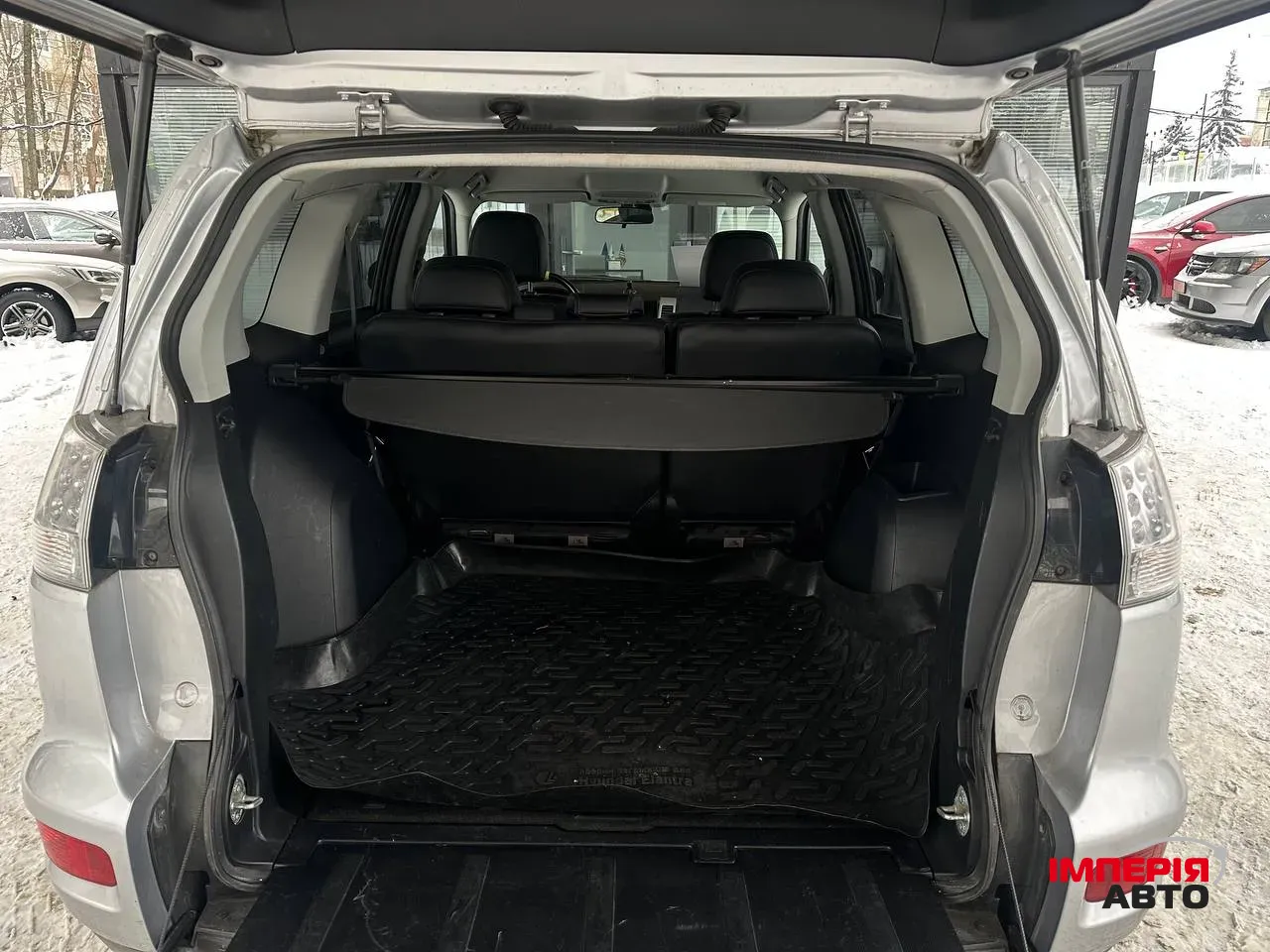 Mitsubishi Outlander - фото 11