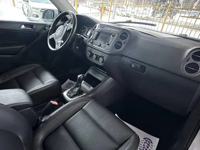 Volkswagen Tiguan - фото 4