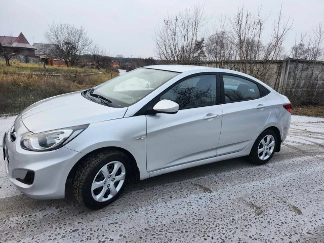 Hyundai Accent - фото 3