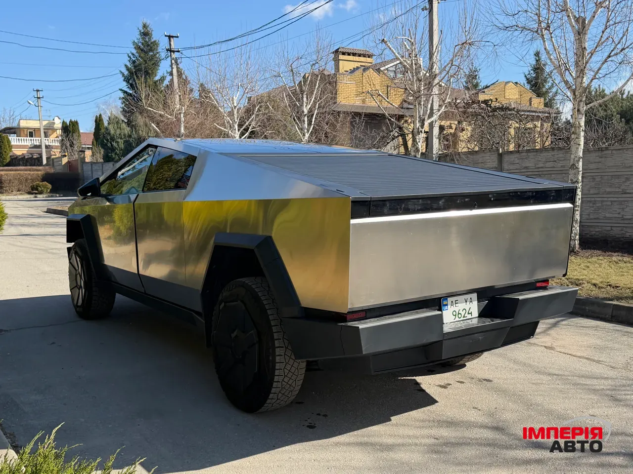Tesla Cybertruck - фото 3