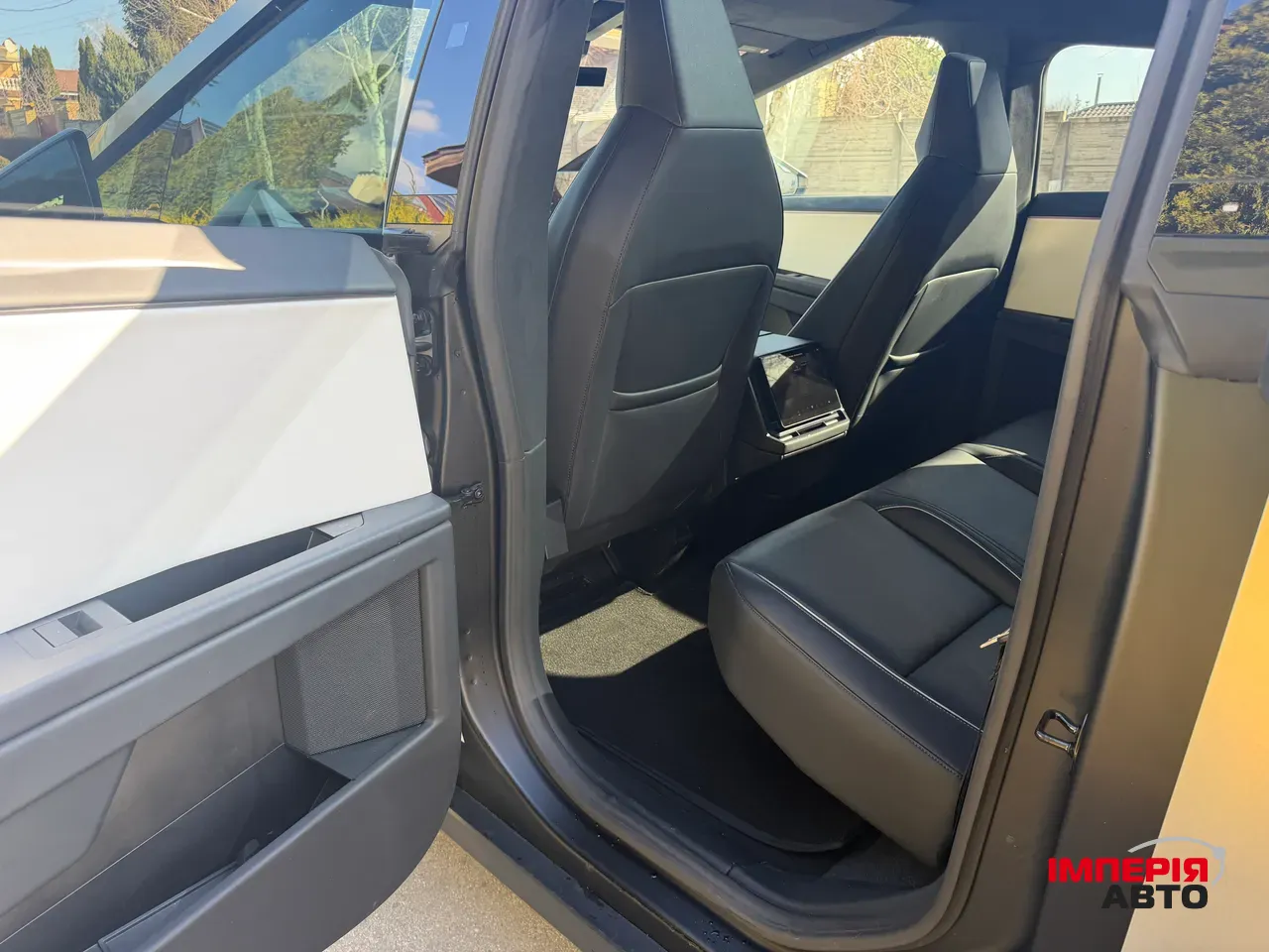 Tesla Cybertruck - фото 6