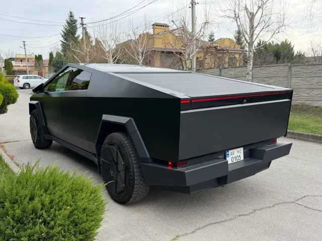 Tesla Cybertruck - фото 3