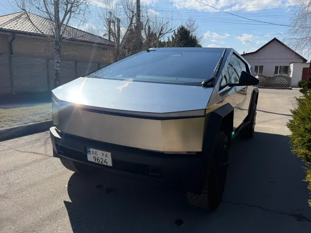 Tesla Cybertruck - фото 2