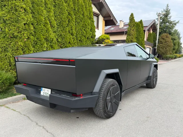 Tesla Cybertruck - фото 4