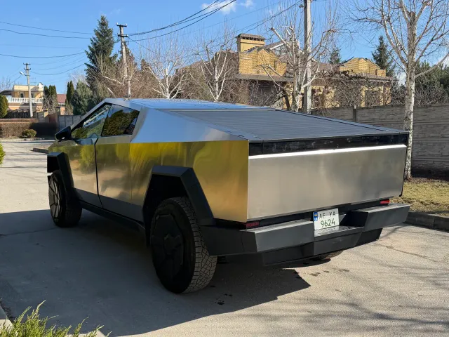 Tesla Cybertruck - фото 3