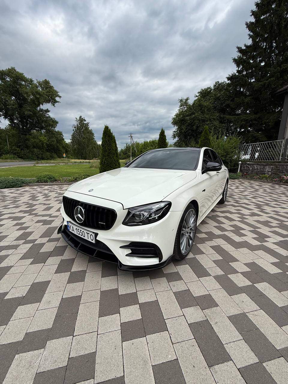 Mercedes-Benz E-Класс AMG - фото 1