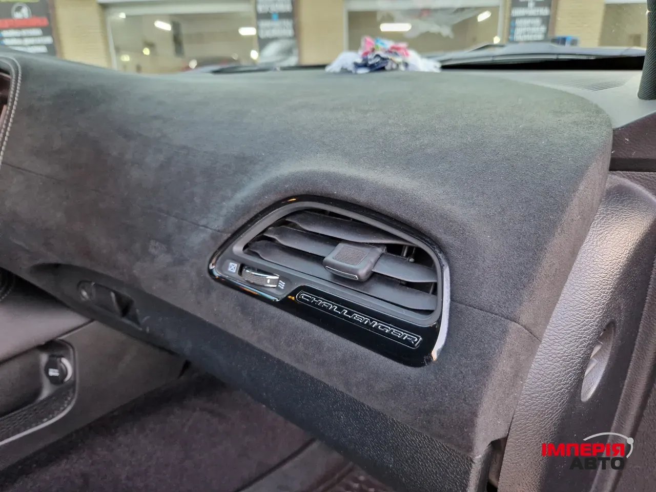 Dodge Challenger - фото 30