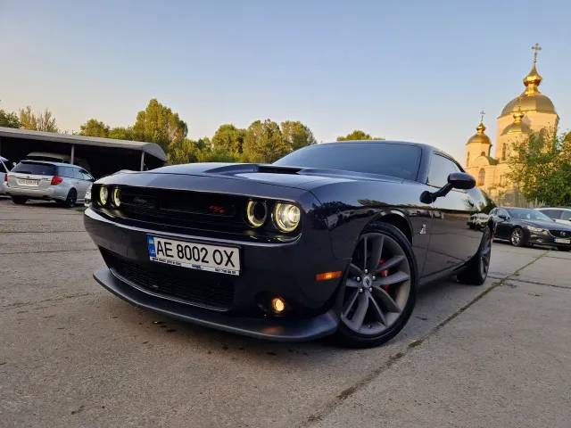 Dodge Challenger - фото 1
