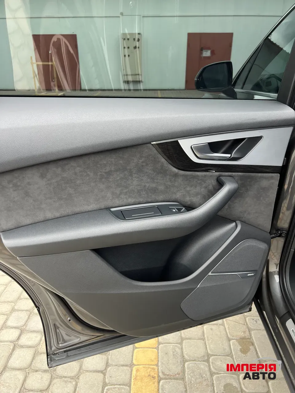 Audi Q7 - фото 23