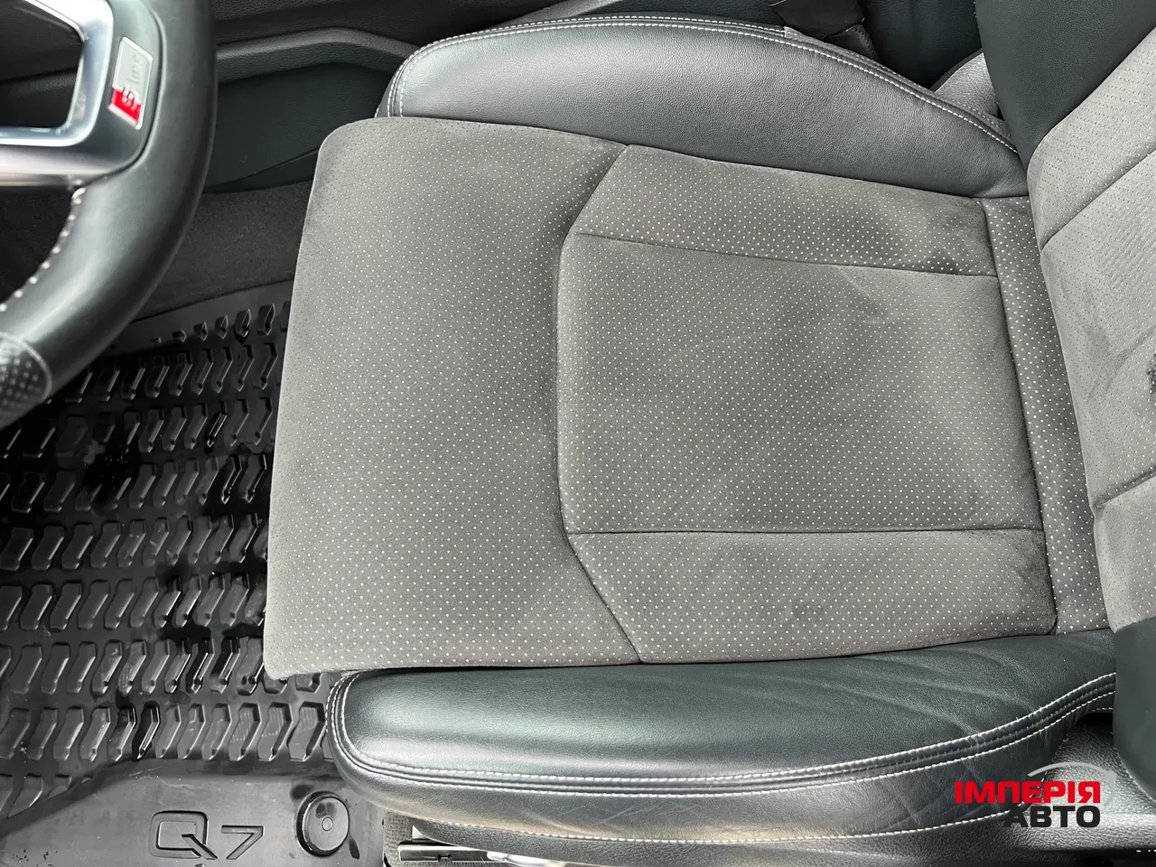 Audi Q7 - фото 12