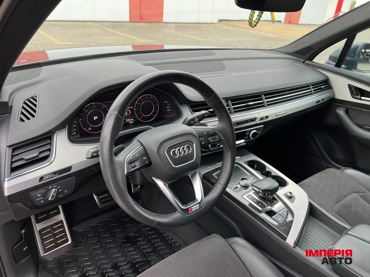 Audi Q7 - фото 11