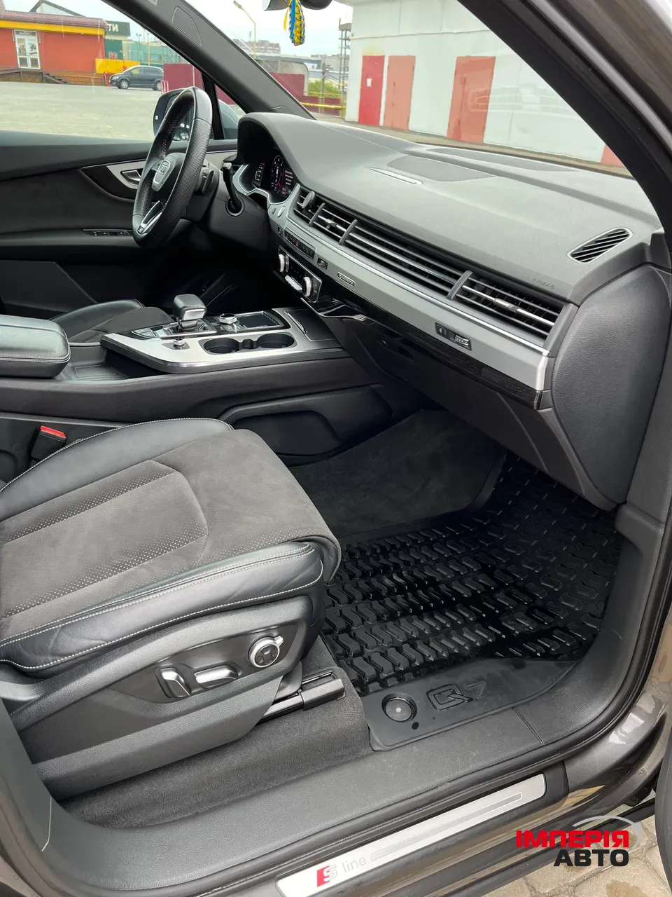 Audi Q7 - фото 31